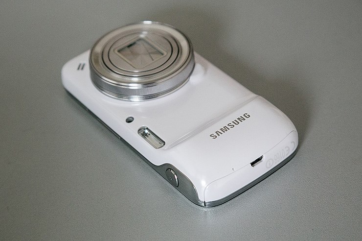 Samsung Gaxy Zoom (1).jpg